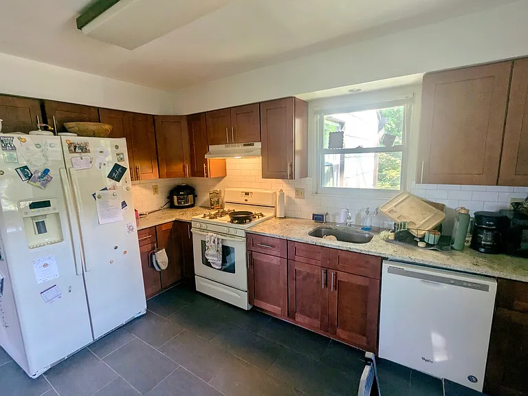 8 Riverview Ave #2 — Photo 5