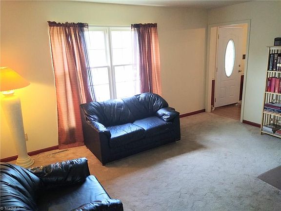 5th image of 12 Cypresswood Ct