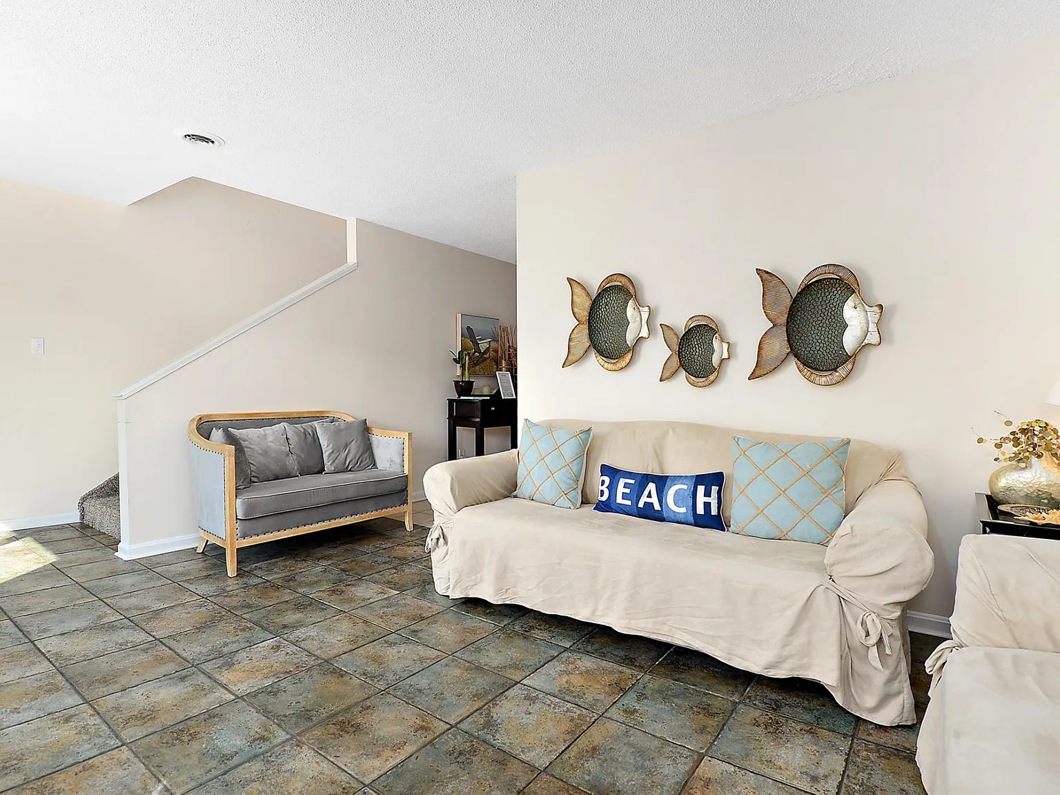 3 bed, 1600 sqft, $2,000 — Photo 2