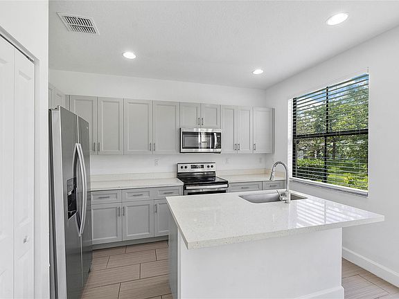 4th image of 5319 NW 50th Terrace