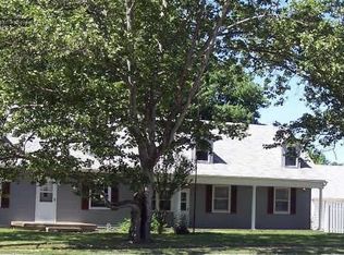 5249 Lake Rd, Sheffield Lake, OH 44054