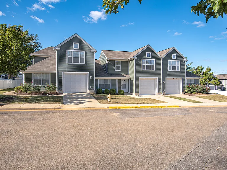 Bellevue - Liberty Military Housing — Photo 36