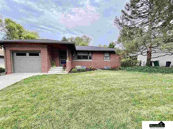 3rd image of 3312 Curtis Dr