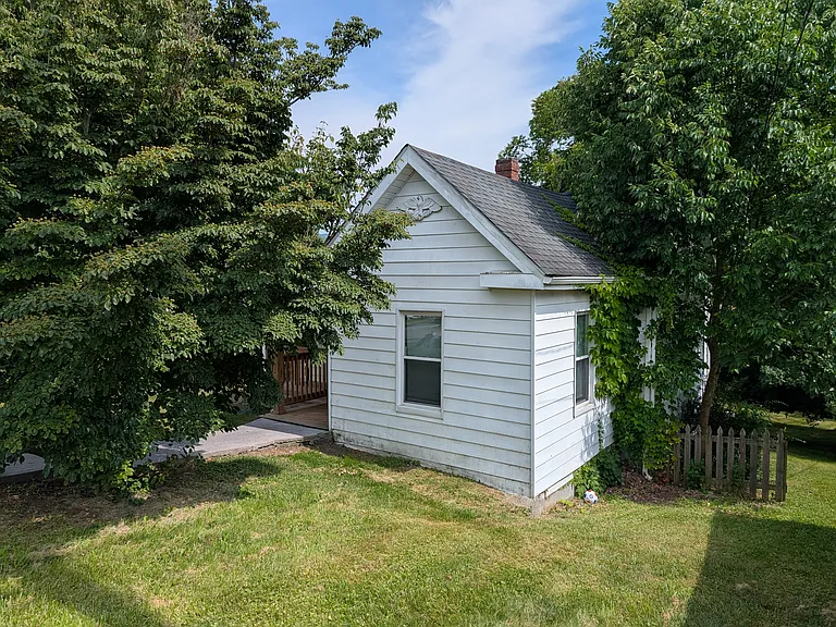 247 W Banner St — Photo 22