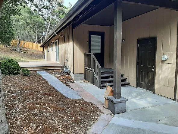4059 Crest Rd — Photo 5
