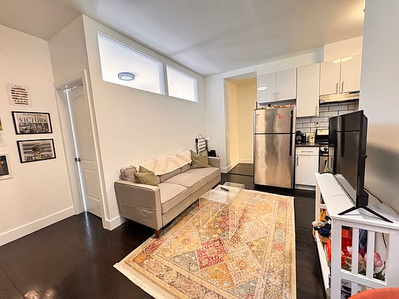 3rd image of 231 2nd Ave APT 4