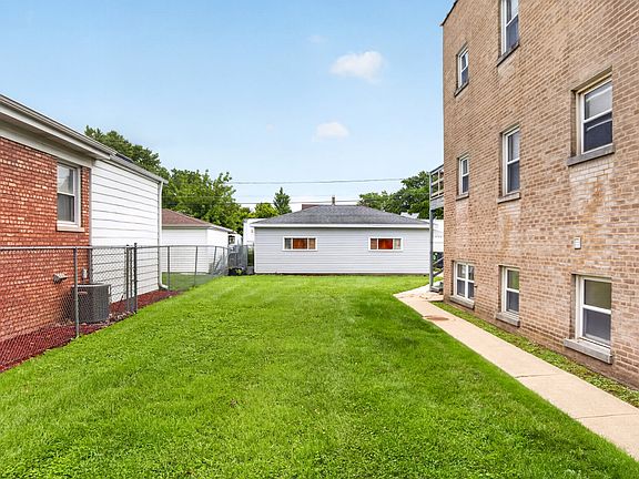 4th image of 3329 Arthur Ave