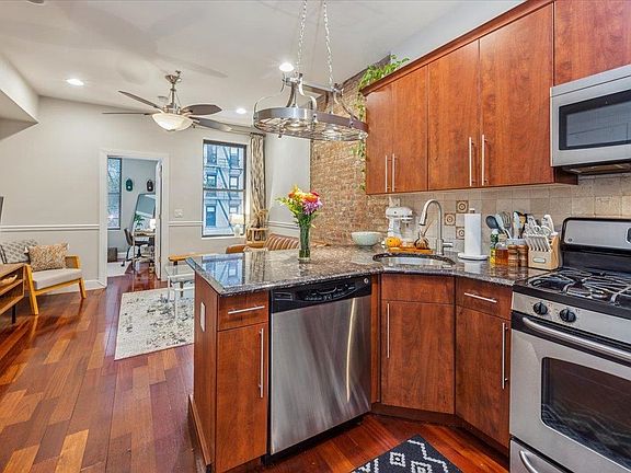 4th image of 744 Park Ave APT 2R