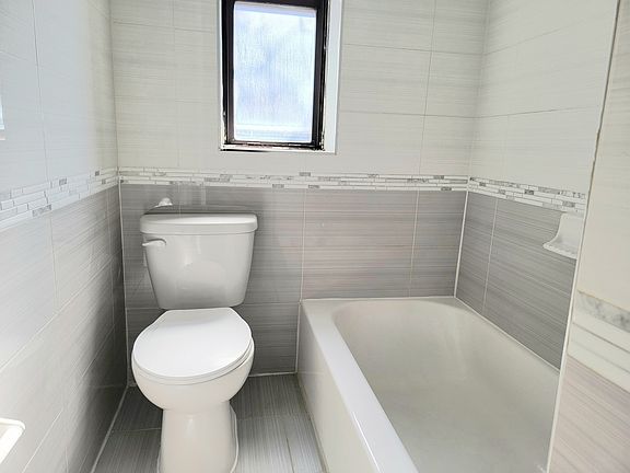 2nd image of 2702 Bronx Park E #T32