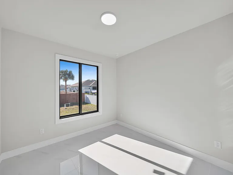 2913 14th St W — Photo 24