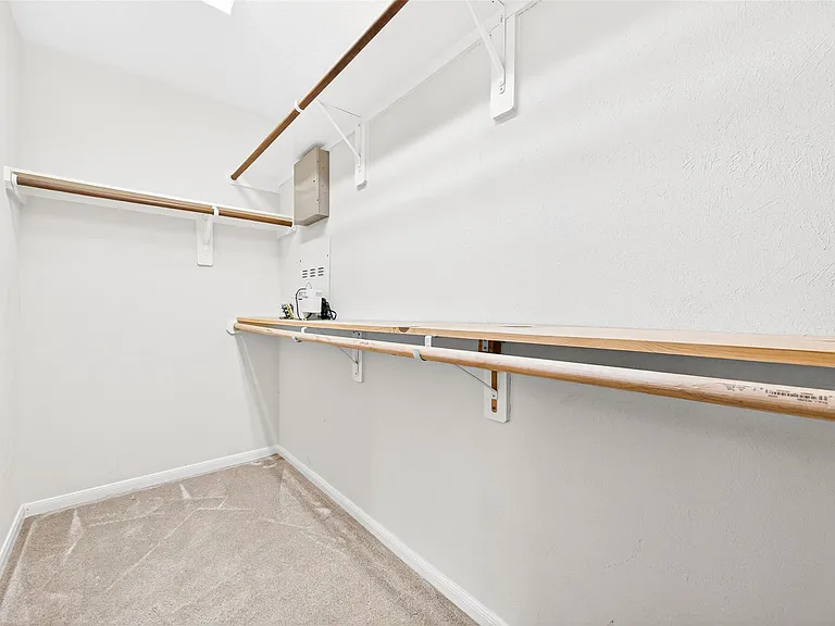 24822 Diamond Run Ct — Photo 43