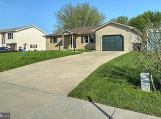 1950 Wyatt Cir, Dover, PA 17315