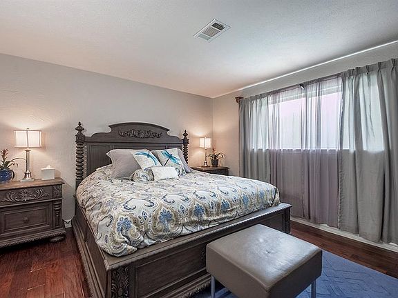 4th image of 9915 Robin Hill Ln