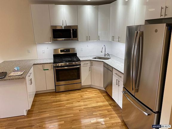 2nd image of 641 President St #4AA
