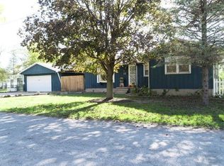110 E 7th St, Tilton, IL 61833