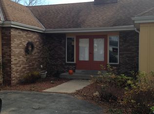 N69W23301 Salem Ct E, Sussex, WI 53089