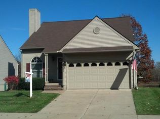 651 Holly Point, Fenton, MI 48430