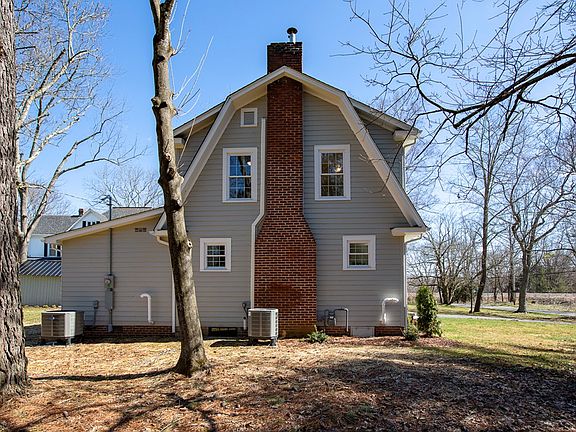 5th image of 30345 Oxford Ave