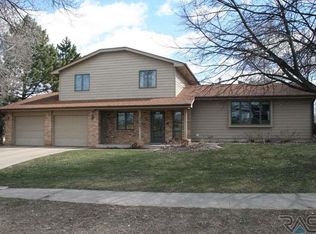 2700 S Valley View Rd, Sioux Falls, SD 57106