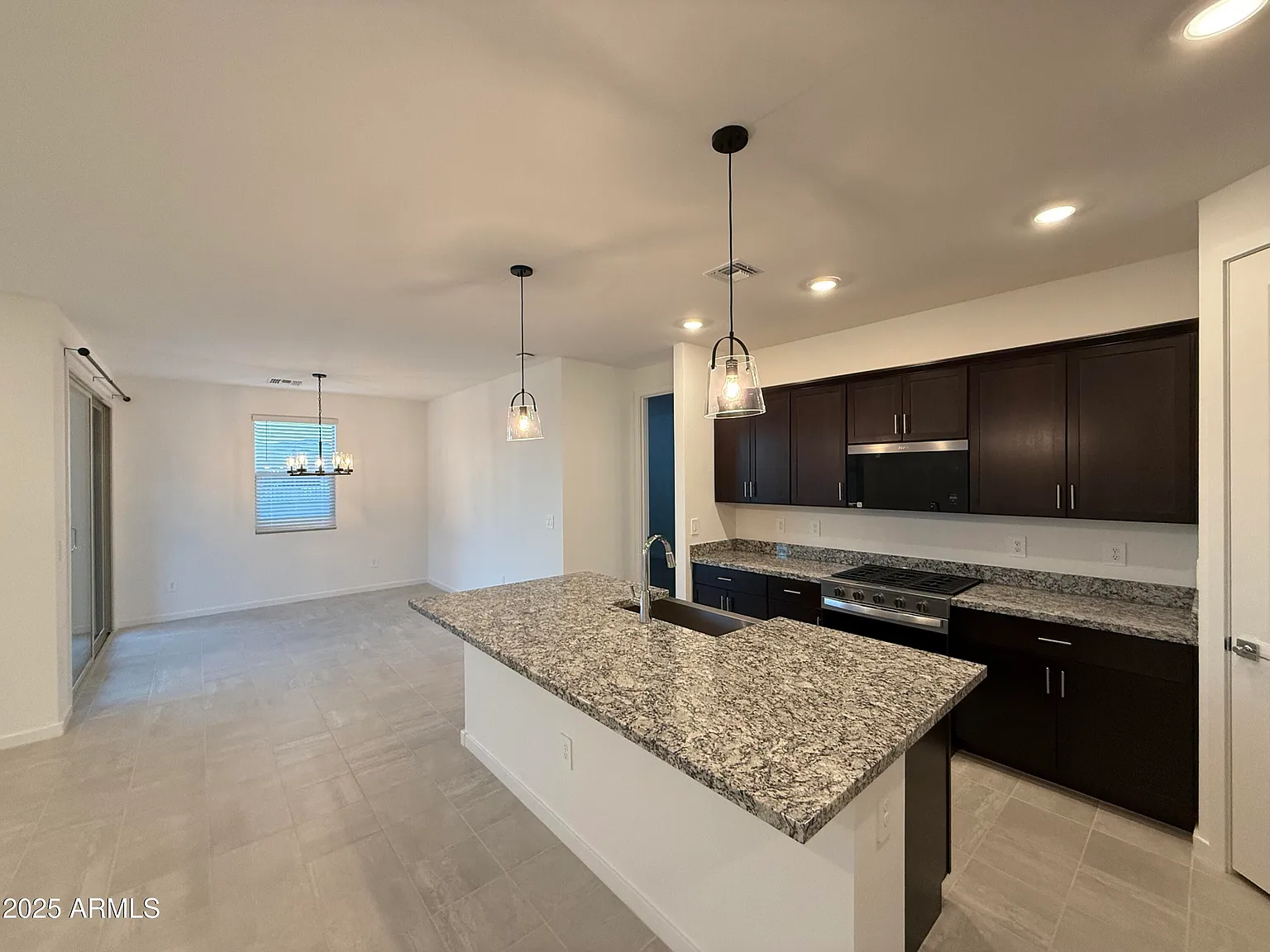 4 bed, 1832 sqft, $2,300 — Photo 4