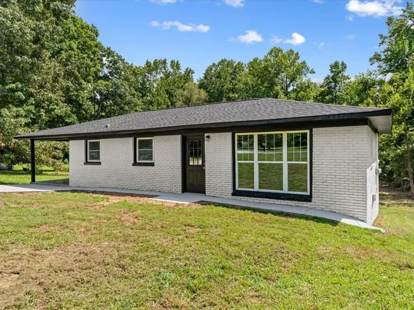 128 Robinhood Dr SE, Dalton, GA 30721
