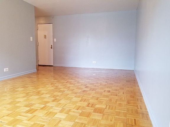 3rd image of 210 W 251st St APT 3G