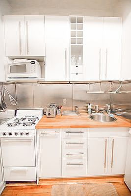 5th image of 50 E End Ave Unit 50-1B
