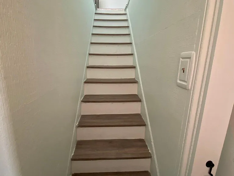 2ND FLOOR STAIRS TO 3RD BEDROOM