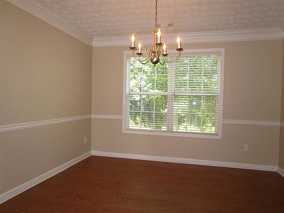 2nd image of 1307 River Club Dr NE
