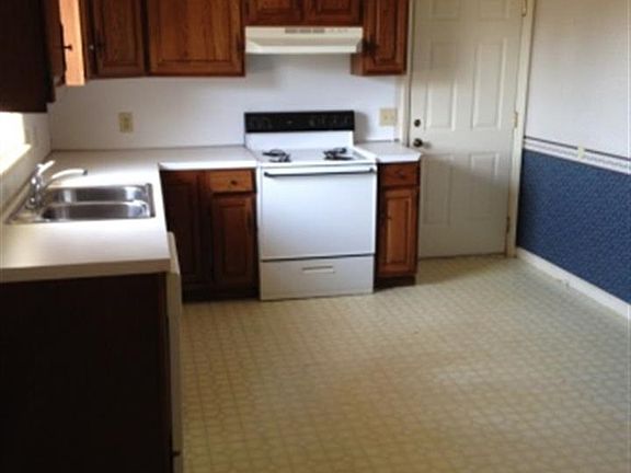 5th image of 1727 Orchard Dr