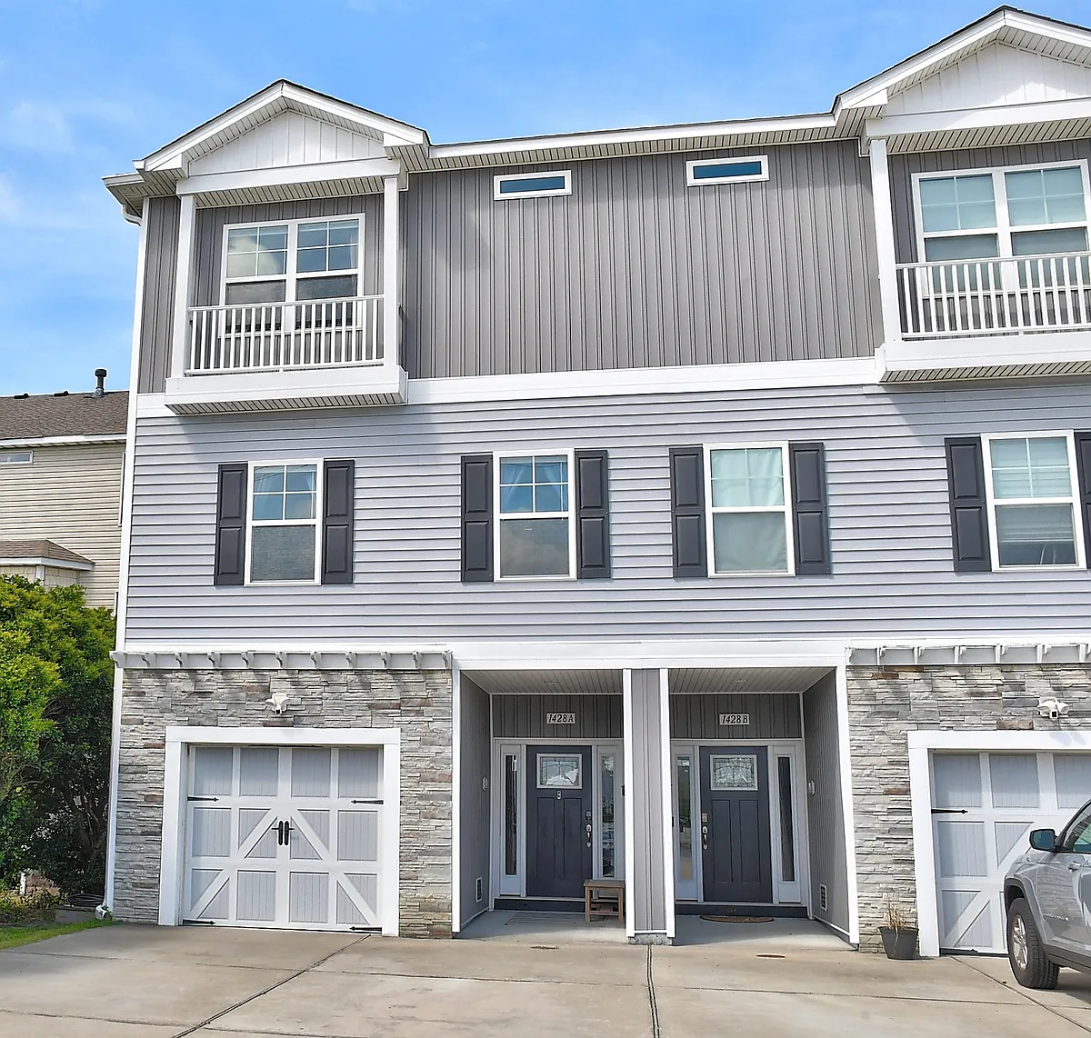 Building Photo - 1428 W Ocean View Ave #A