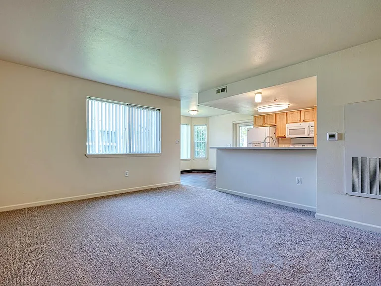 Balmoral Apartments — Photo 15