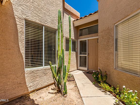 4th image of 312 W CARMEN Street