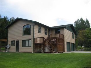 195 Ramshorn Dr, Riverton, WY 82501