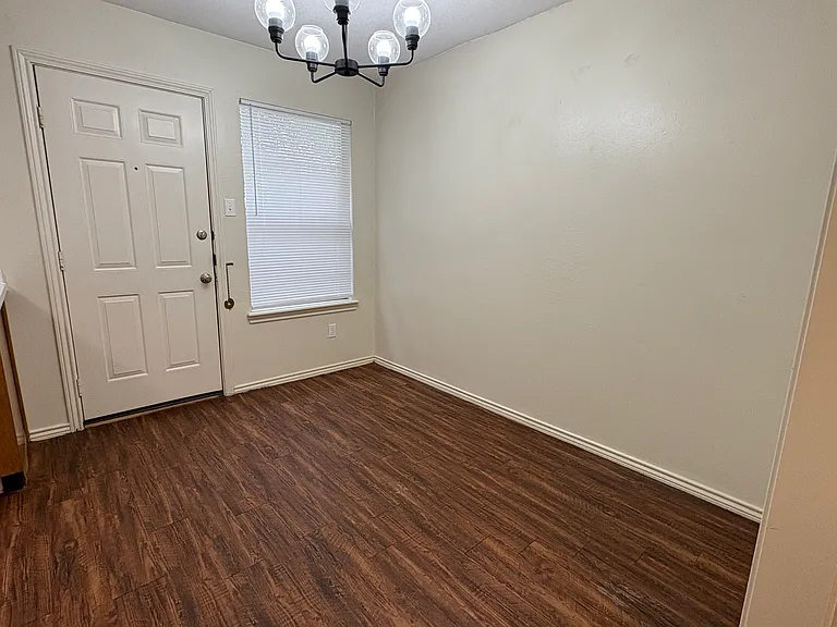 1607 N Nolan River Rd #A — Photo 10