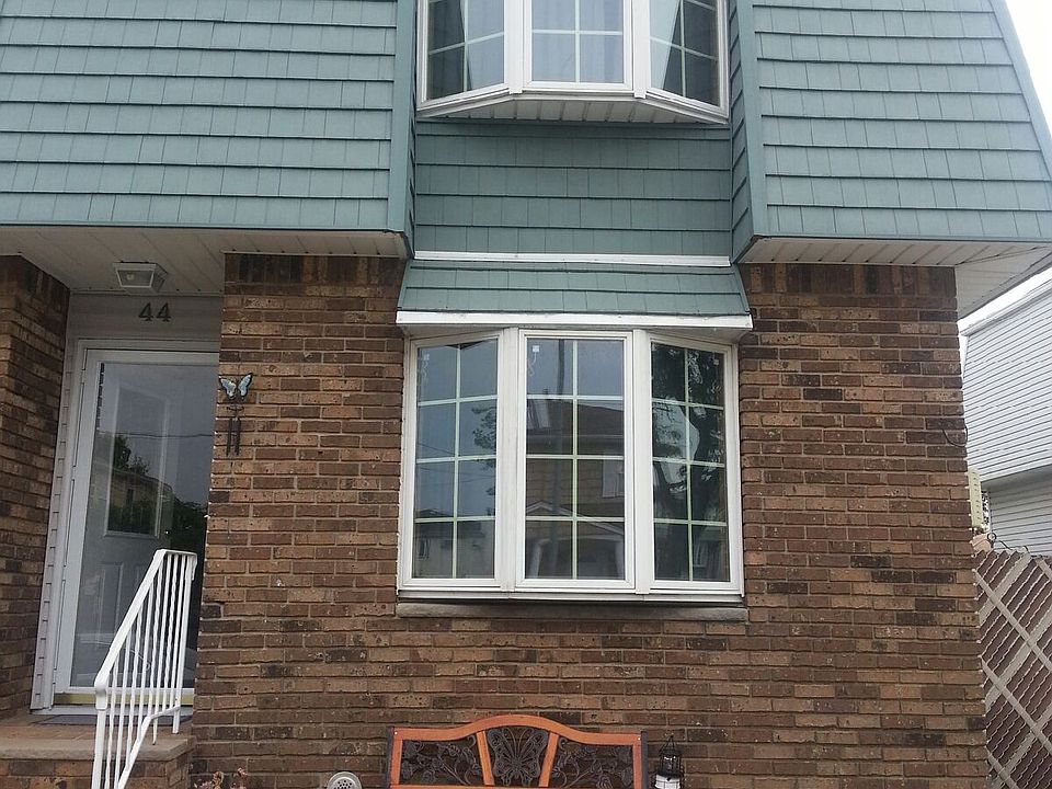 1st image of 44 Thornycroft Ave