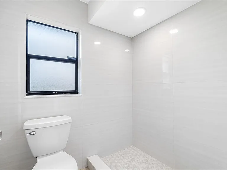 3601 Fairway Forest Cir — Photo 9