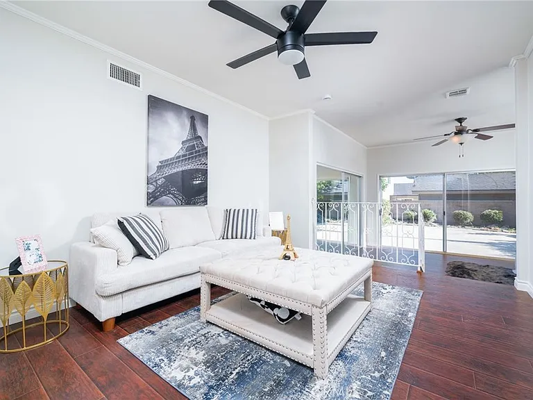 1032 E Buckboard Ave — Photo 11