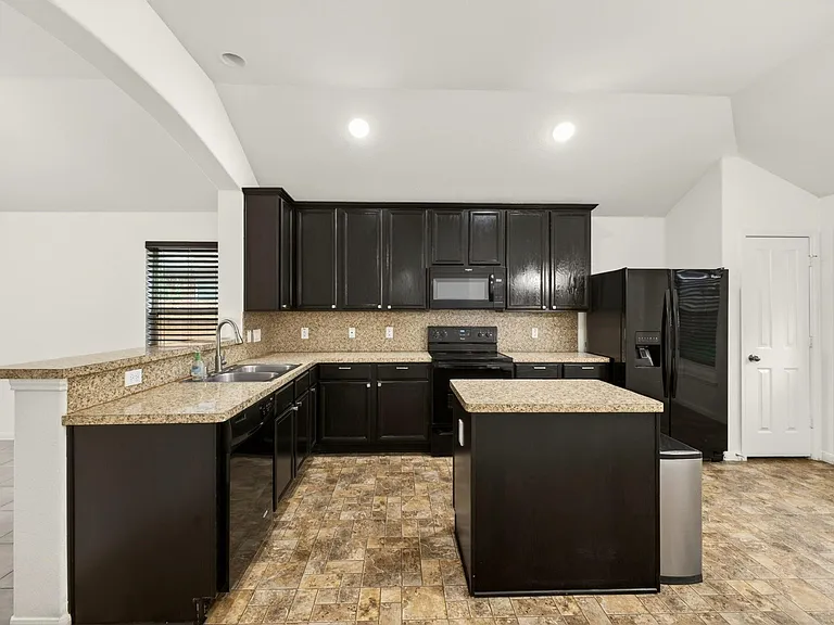 22414 Guston Hall Ln — Photo 11