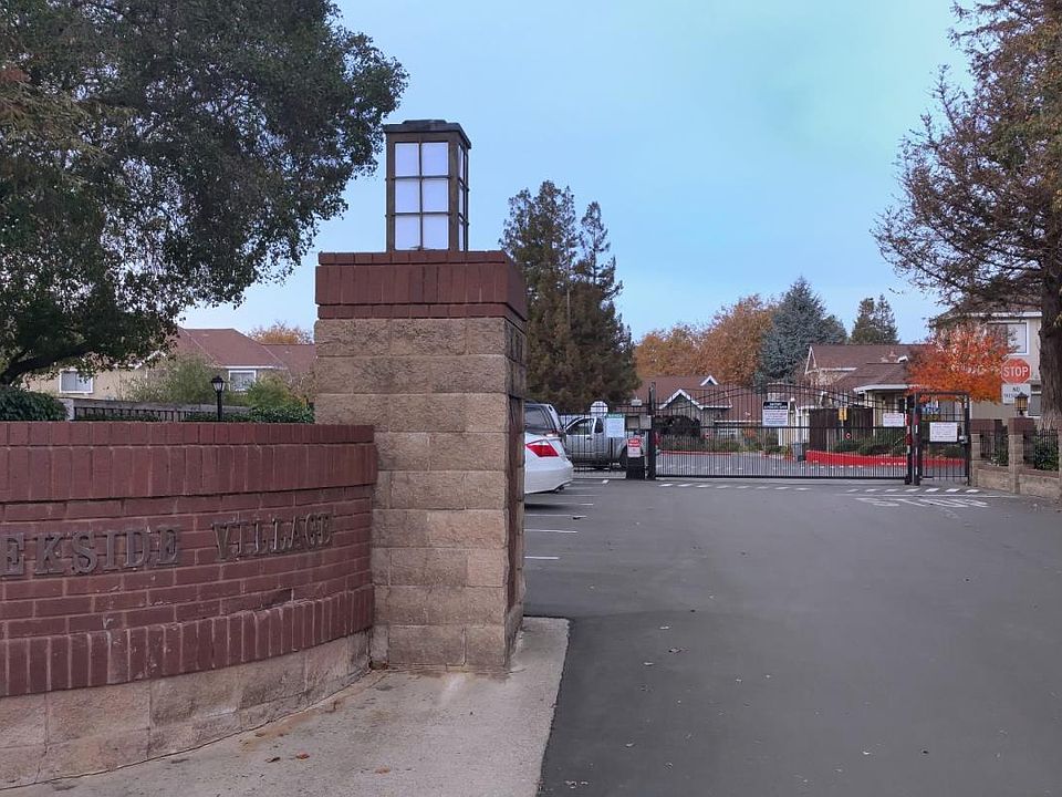 1st image of 402 Creekview Dr