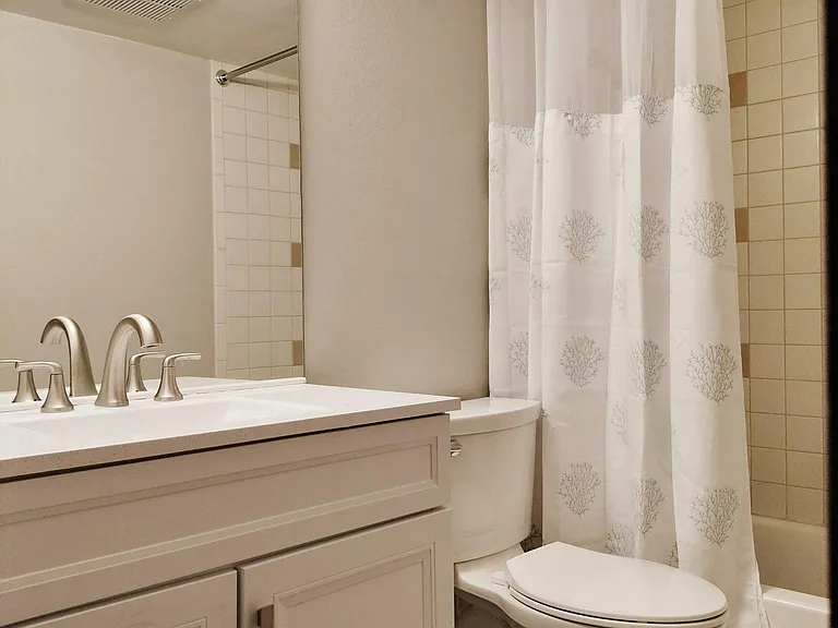 309 Zeta St #3 — Photo 8