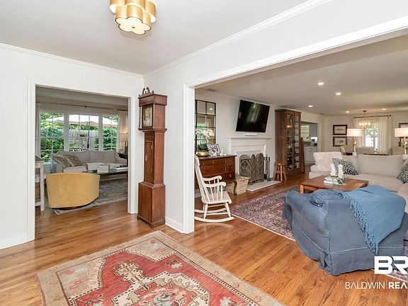 4th image of 513 Mann Dr
