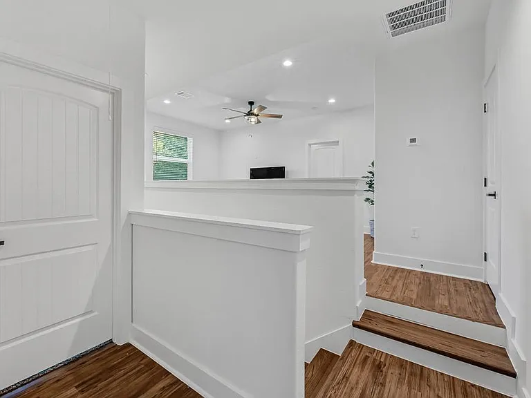 6532 Couch St — Photo 13