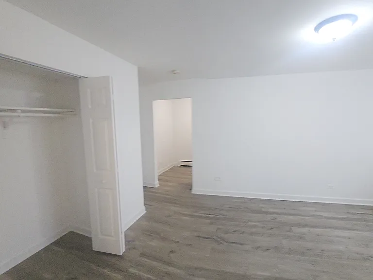 6211 N Kenmore Ave #204 — Photo 4