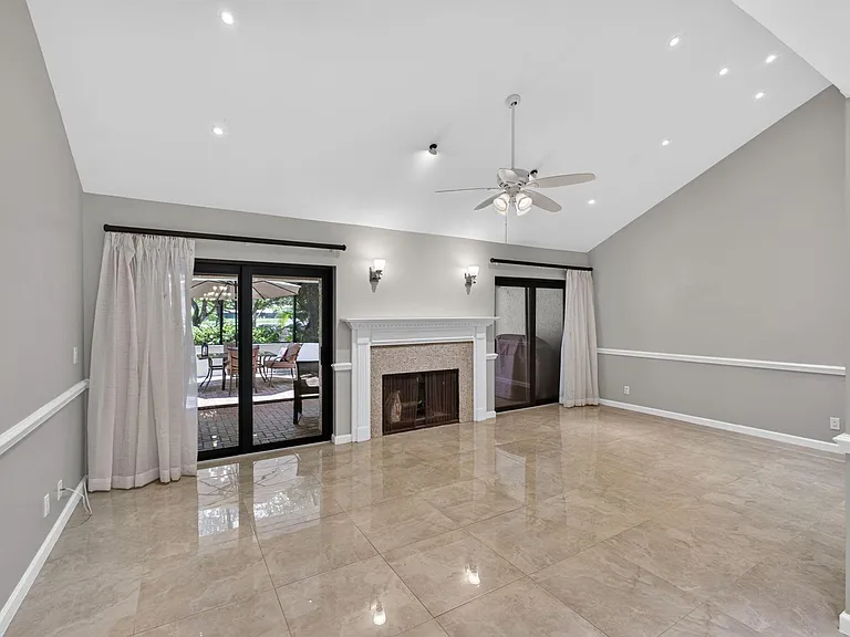 65 Balfour Rd E — Photo 12