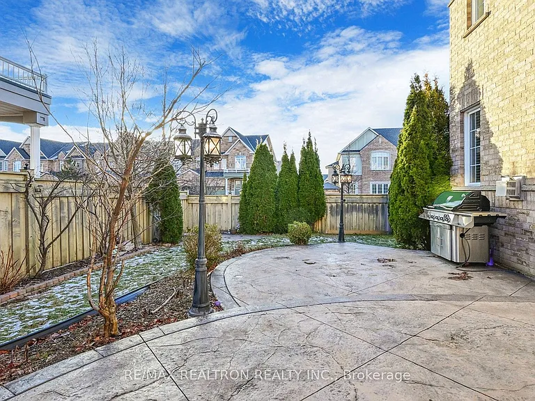 275 Peak Point Blvd — Photo 37