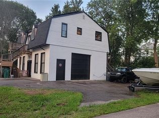 20 New St, Woonsocket, RI 02895