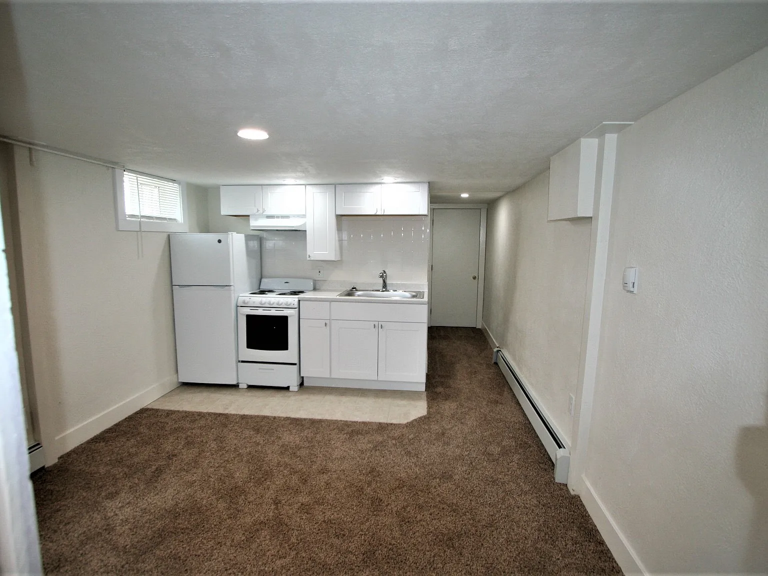Studio, 300 sqft, $995 — Photo 2
