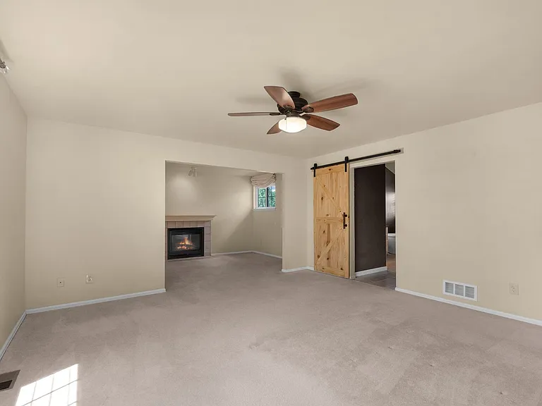 2420 Regal View Ct — Photo 24