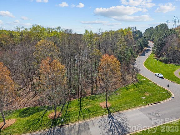 3rd image of 2001 Beauhaven Ln